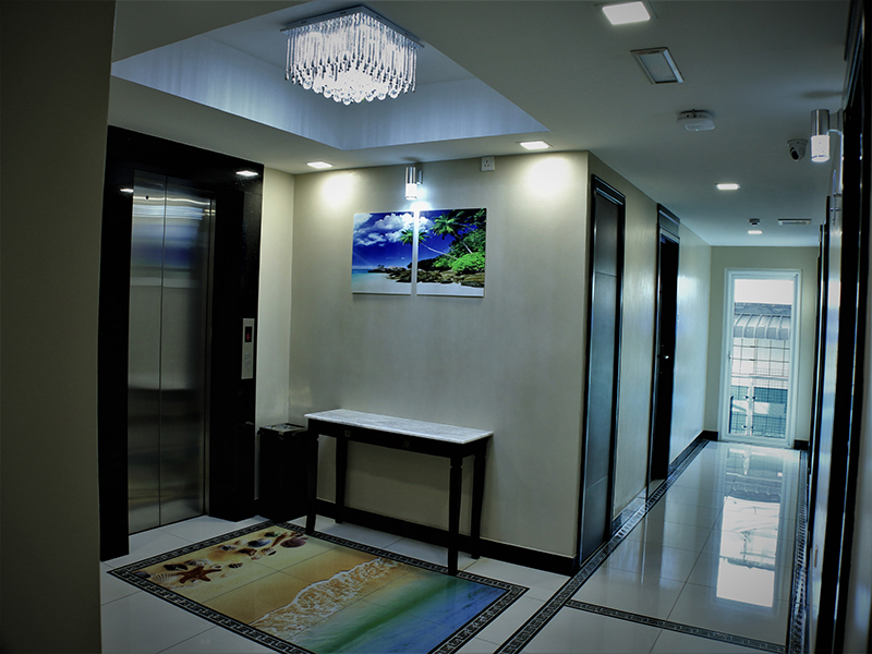 Wave View Hotel Lift