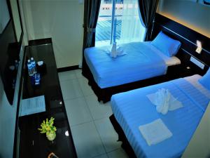 Superior Twin Seaview 1